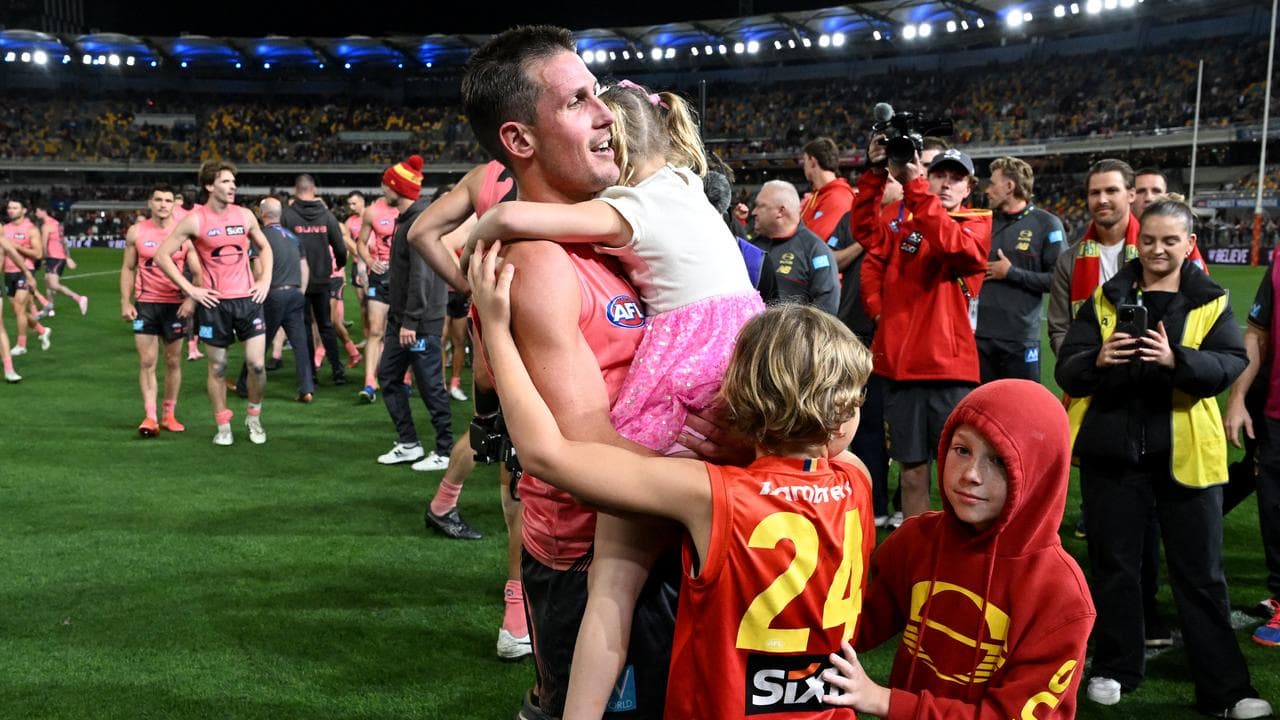 Dave Swallow of the Suns. 