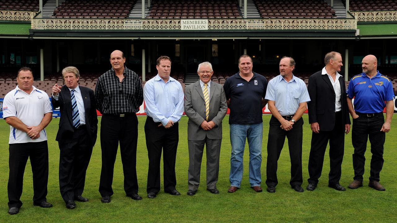 Members of the 1984 Parramatta and Canterbury grand final sides.