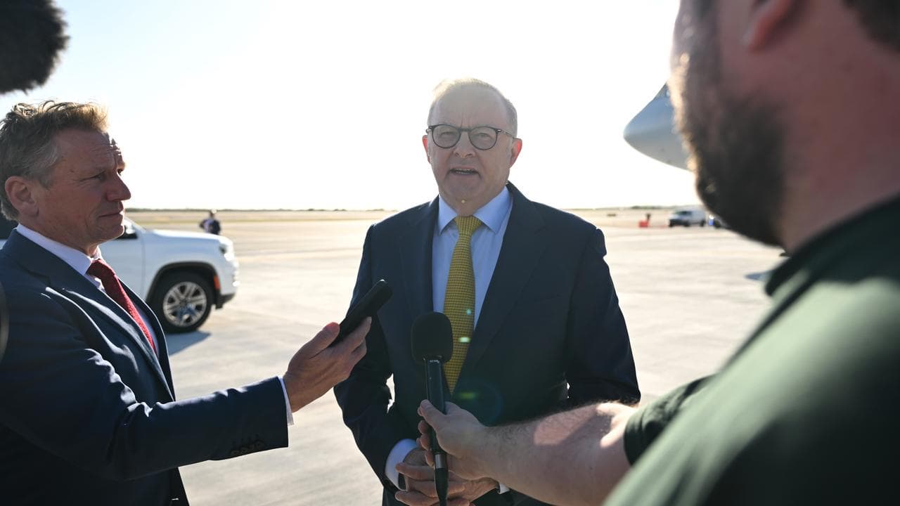 Anthony Albanese speaks to  media at John F. Kennedy airport 