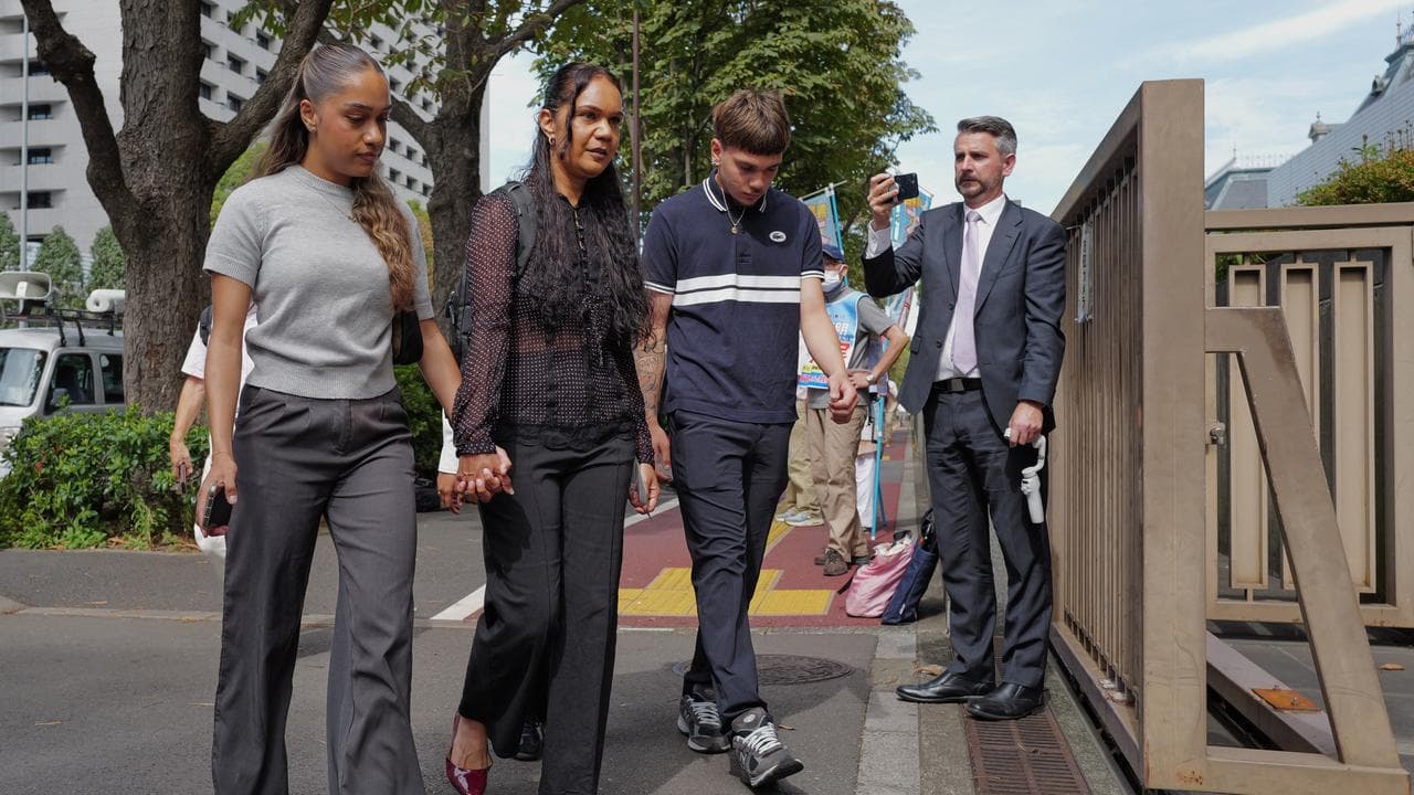 Family members of Australian citizen Donna Nelson at Tokyo High Court
