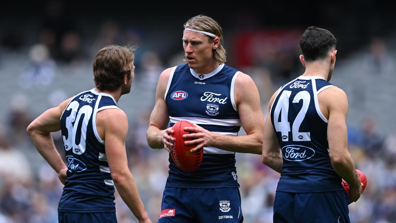 Mark Blicavs (centre)