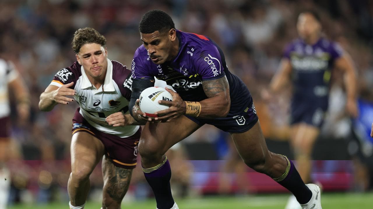 (L-R) Reece Walsh and Tui Kamikamica.