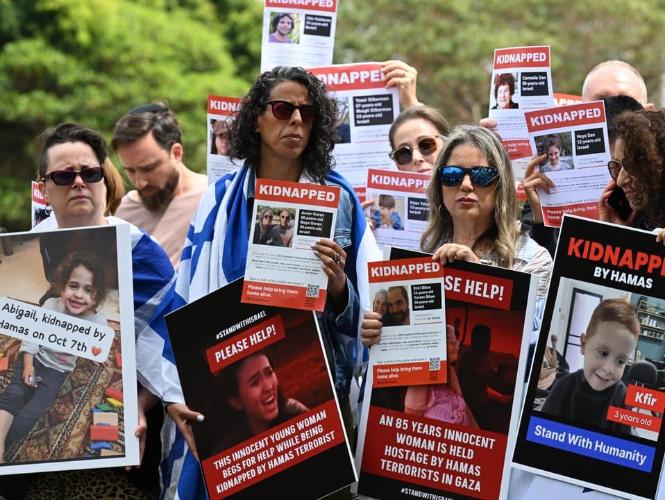 Members of the Australian/Israeli community presser on hostages