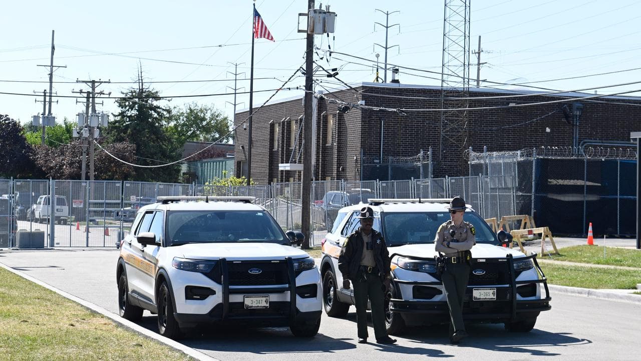 llinois State troopers