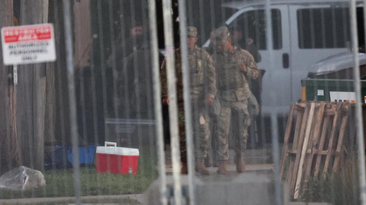 National Guard troops