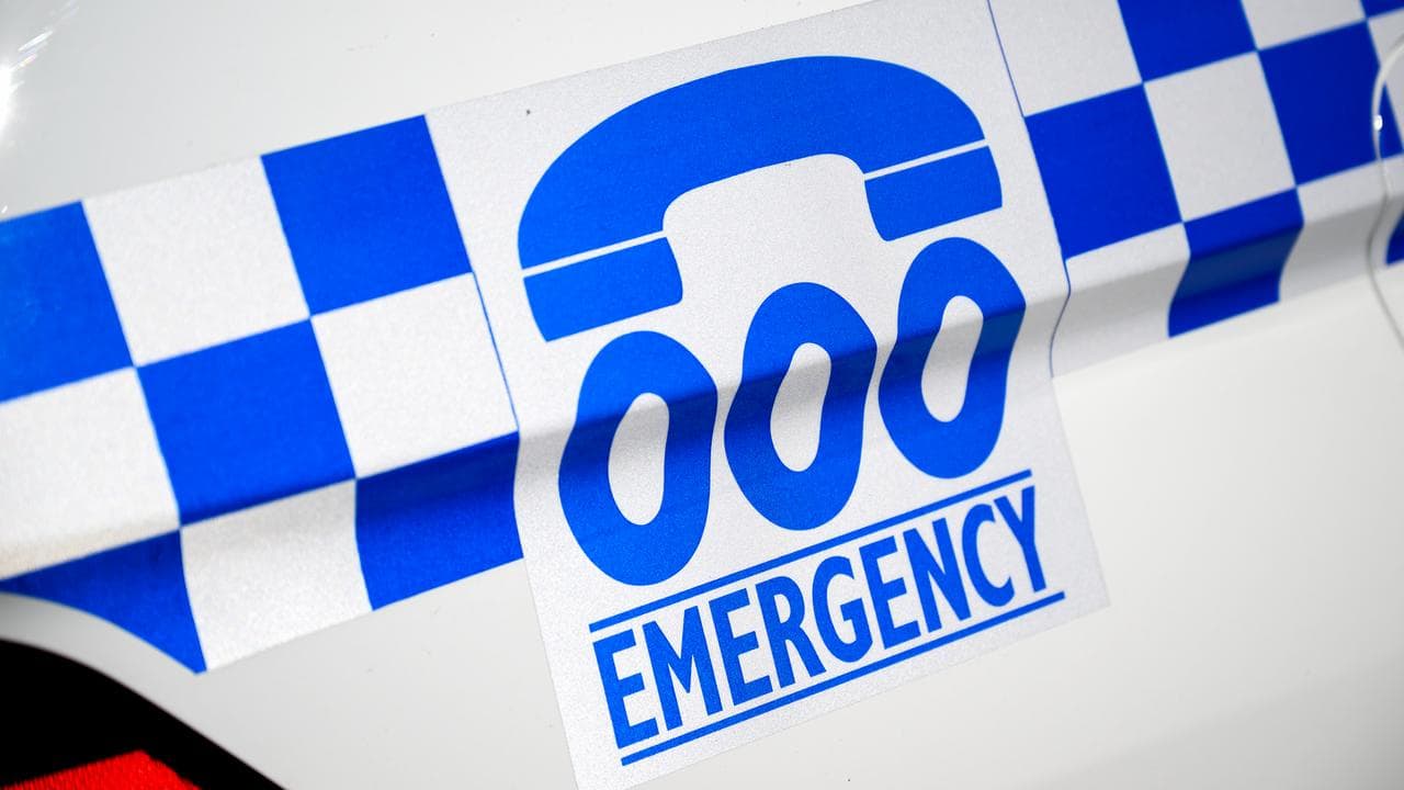 Triple-zero signage (file)