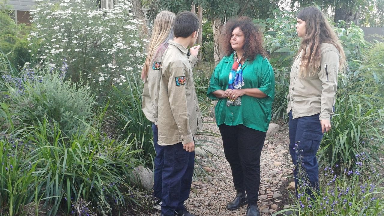Malarndirri McCarthy with students 