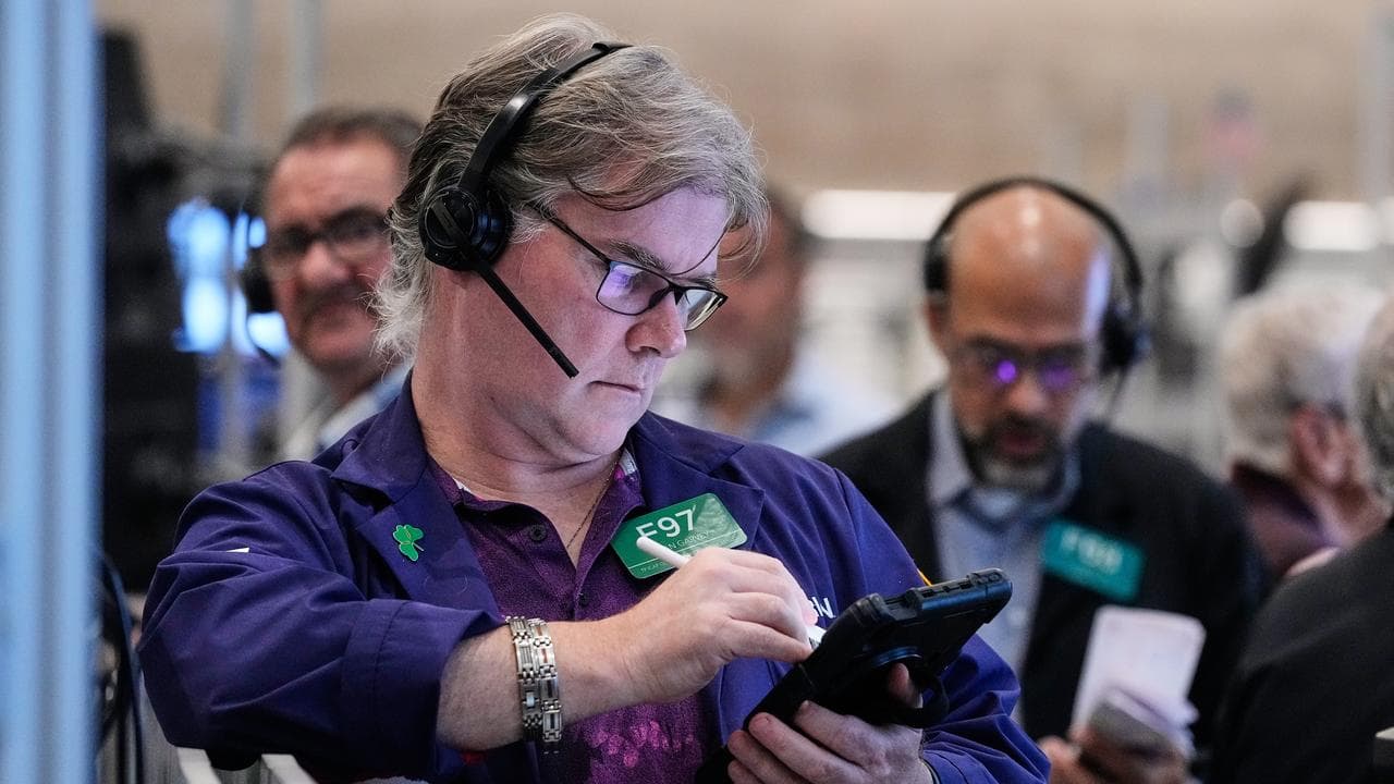 Wall Street ends mixed as earnings lift the Dow Wall Street ends mixed as earnings lift the Dow