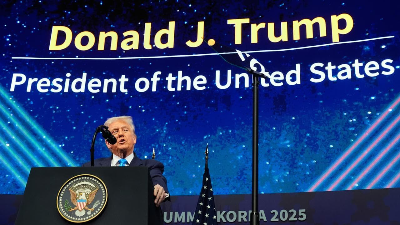 President Donald Trump speaks at a meeting of APEC CEOs