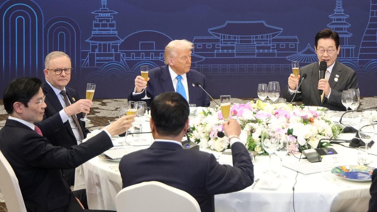World leaders at a dinner ahead of the APEC summit. 