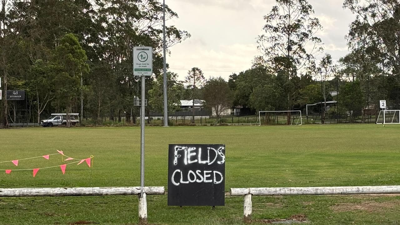Fields closed sign at a sporting complex