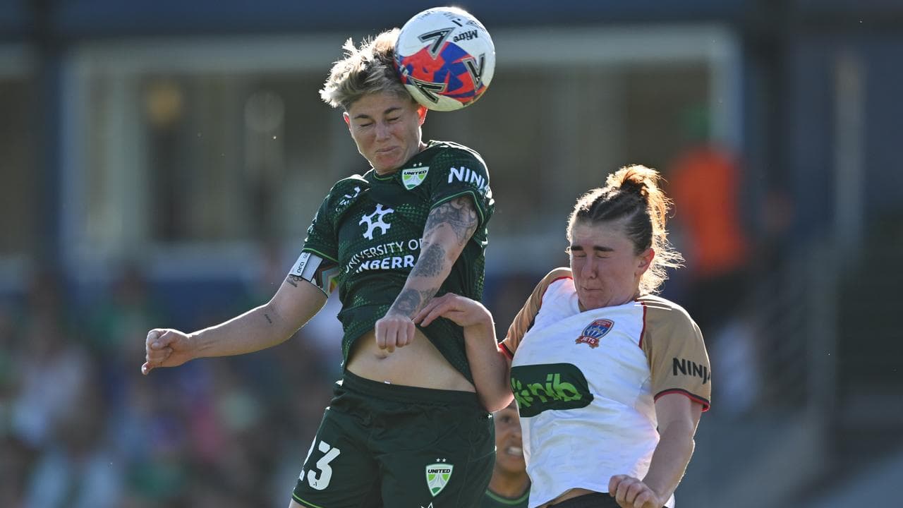 Canberra's Michelle Heyman and Newcastle's Charlotte Lancaster