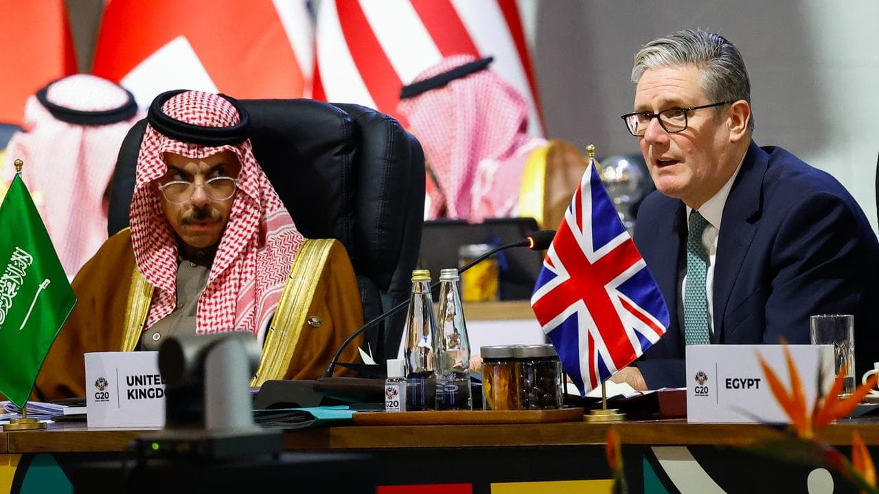 Faisal bin Farhan Al Saud and Keir Starmer