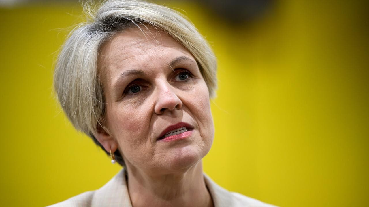 TANYA PLIBERSEK OZHARVEST VISIT