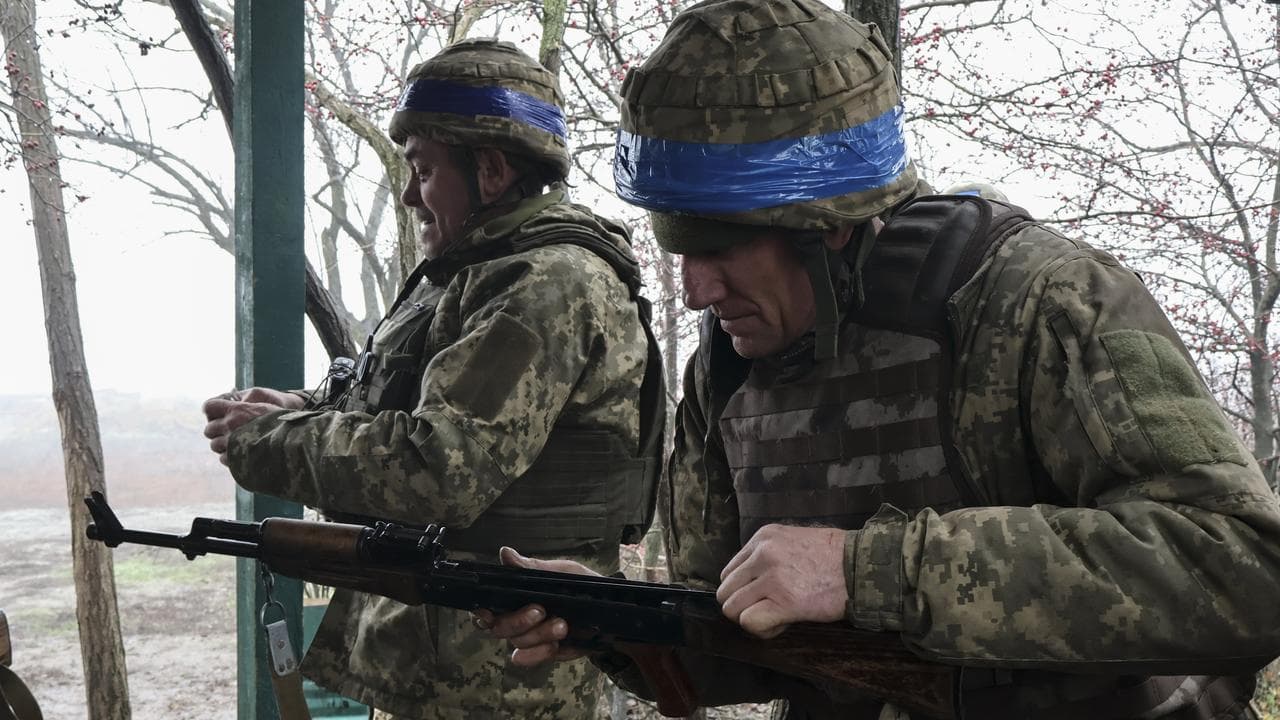 Ukrainian servicemen
