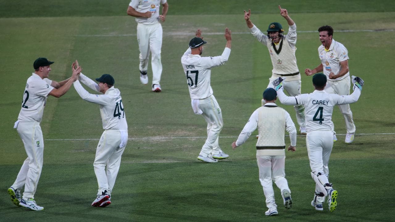Celebrating Australia players.