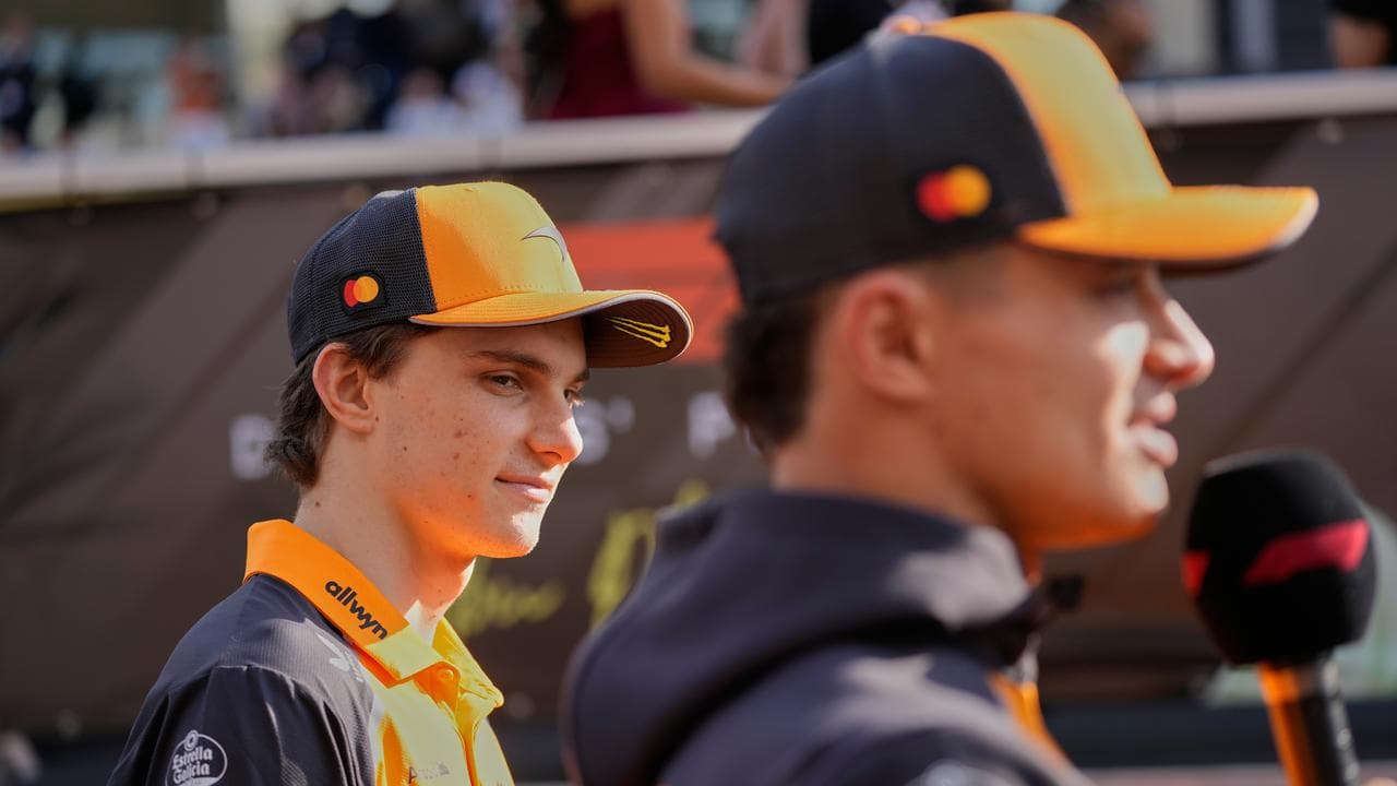 Piastri watches Norris