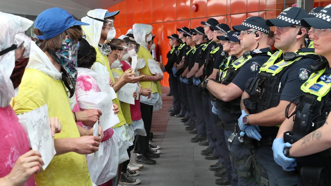 Protesters and police face off (file)