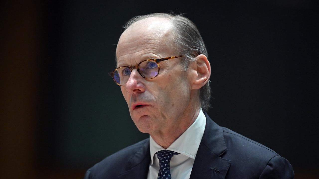 Ex-CEO Shayne Elliott