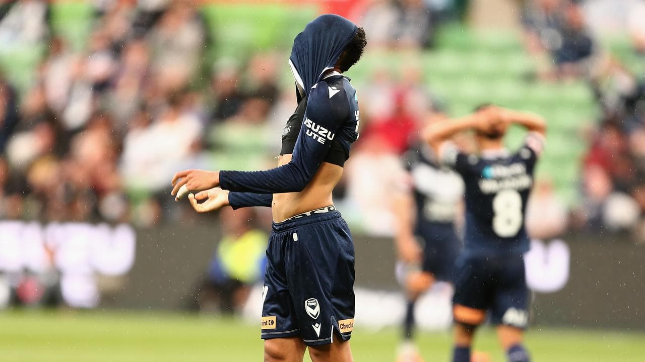 Nishan Velupillay of Victory reacts