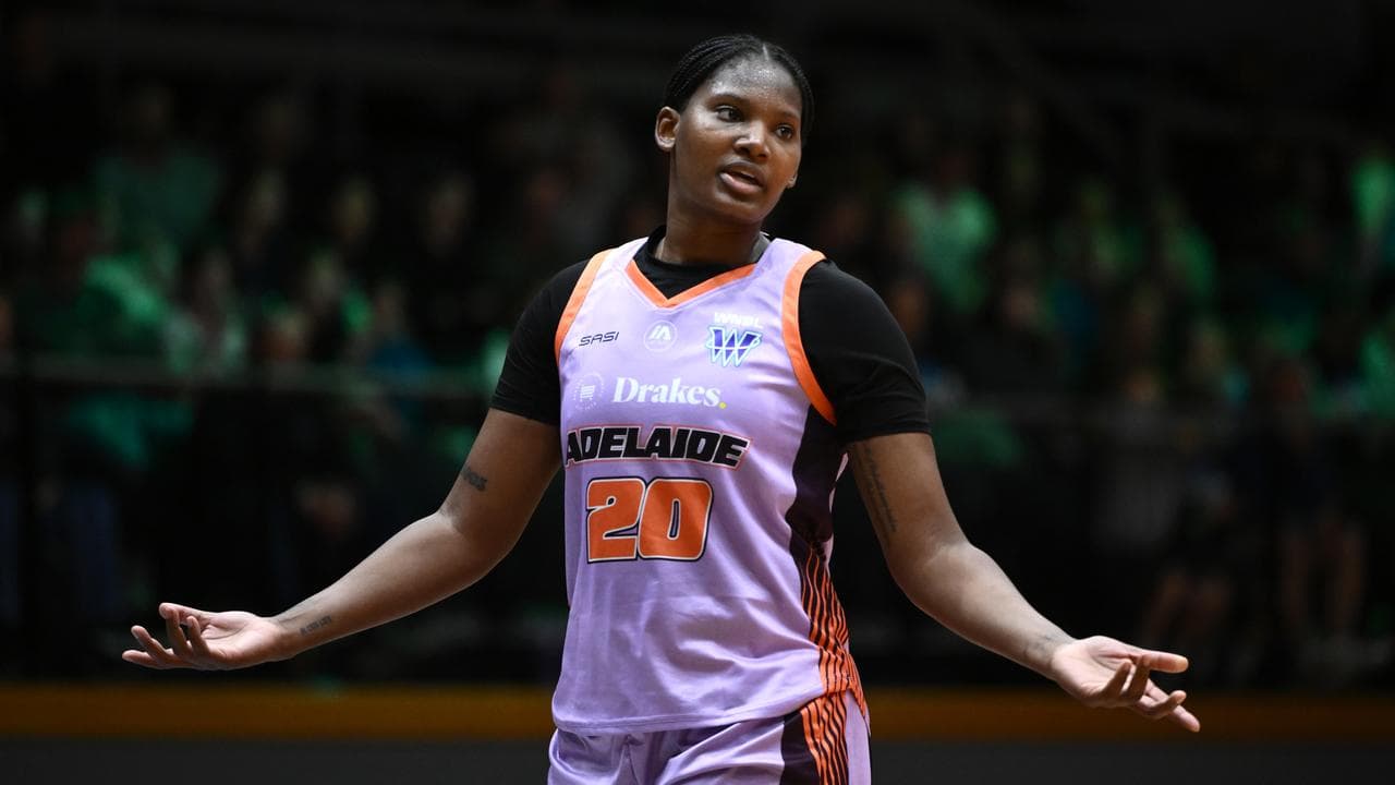 Sania Feagin of Adelaide Lightning.