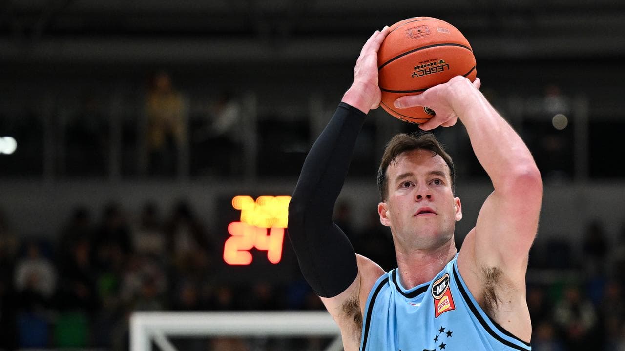 Sam Mennenga of the Breakers