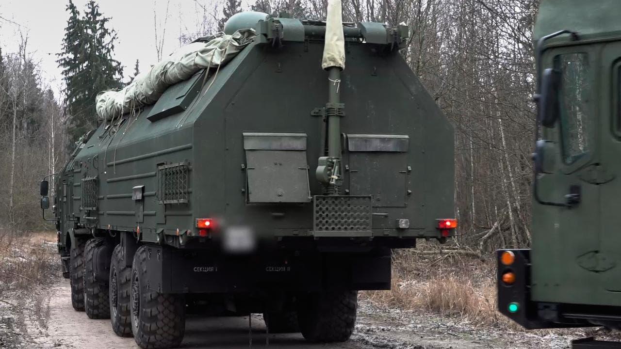 A Russian Oreshnik missile system