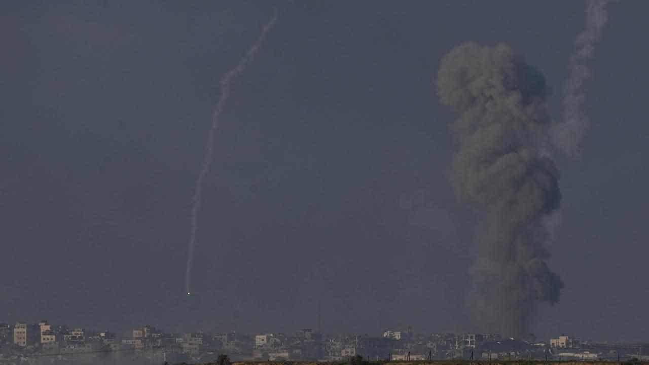 Israeli forces battle Hamas in southern Gaza