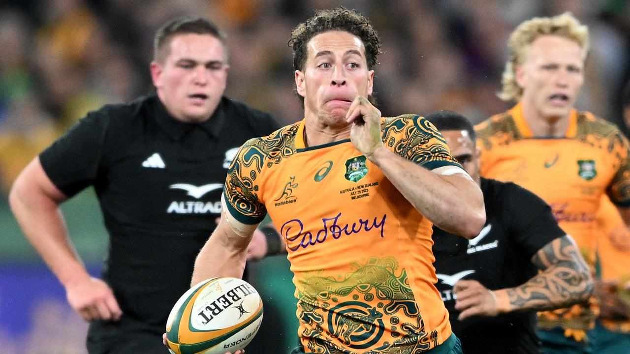 Wallaby Nawaqanitawase defects to NRL's Roosters