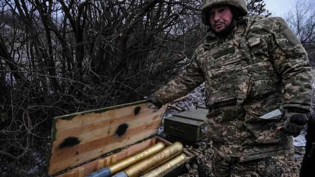 Ukraine to make own artillery shells with US firms