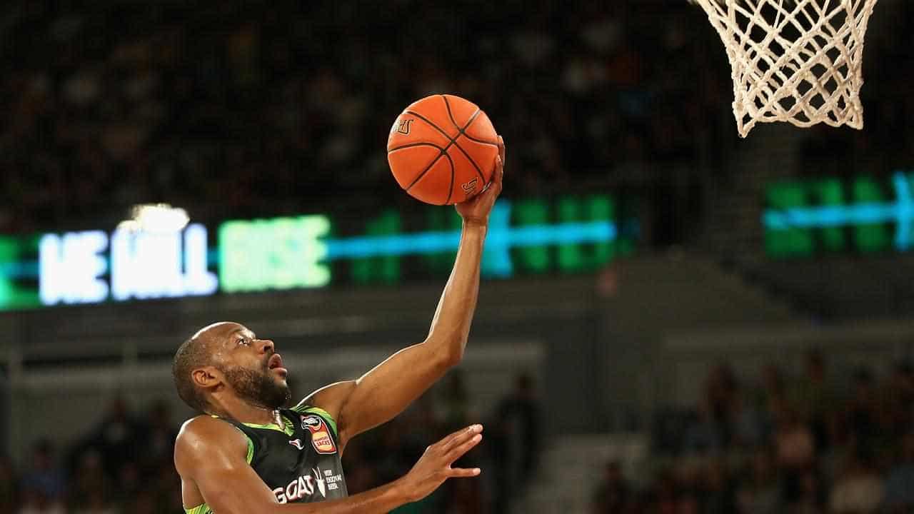 NBL's Phoenix cut Will Cummings, chase import forward