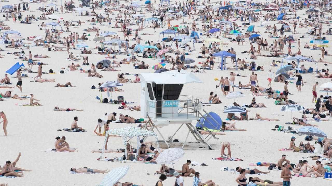 Heatwave wanes across NSW as SA braces for flooding