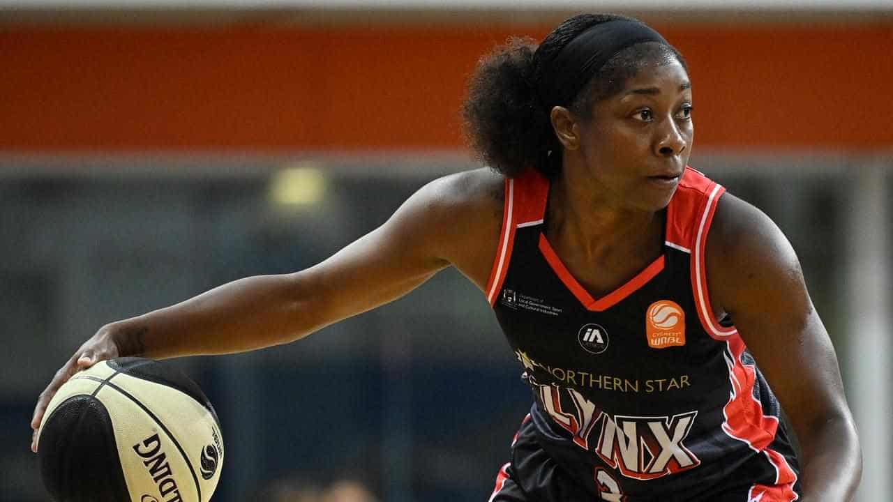 Lynx bounce back from big WNBL loss, Madgen hits 250