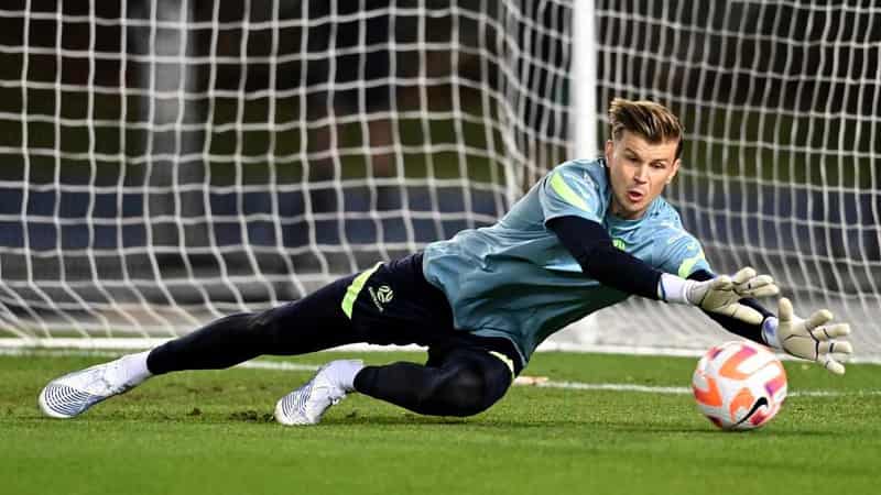 Arnold urged to consider Langerak amid Mat Ryan scare