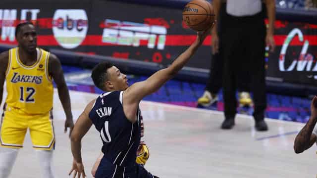 Australia's Dante Exum shoots down LA Lakers in NBA