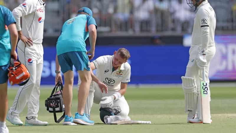 Labuschagne, Smith hurt as Pakistan show some fight