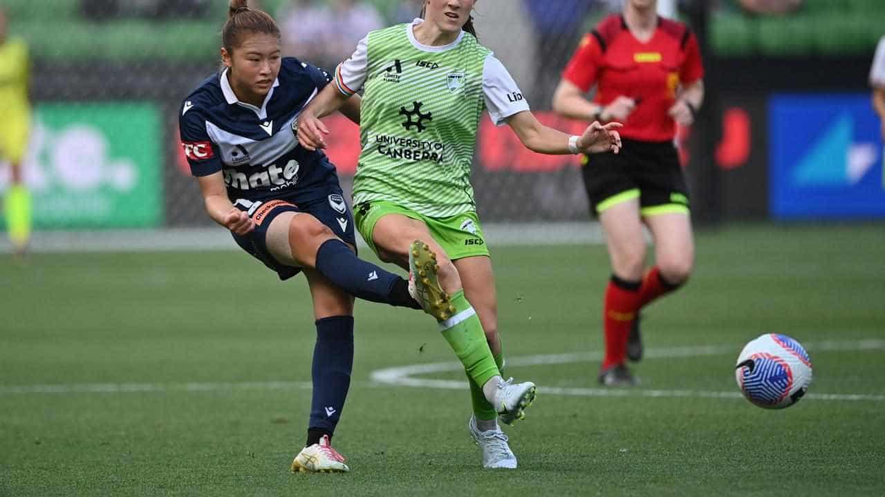 Victory beat Canberra, Adelaide stun Phoenix in ALW