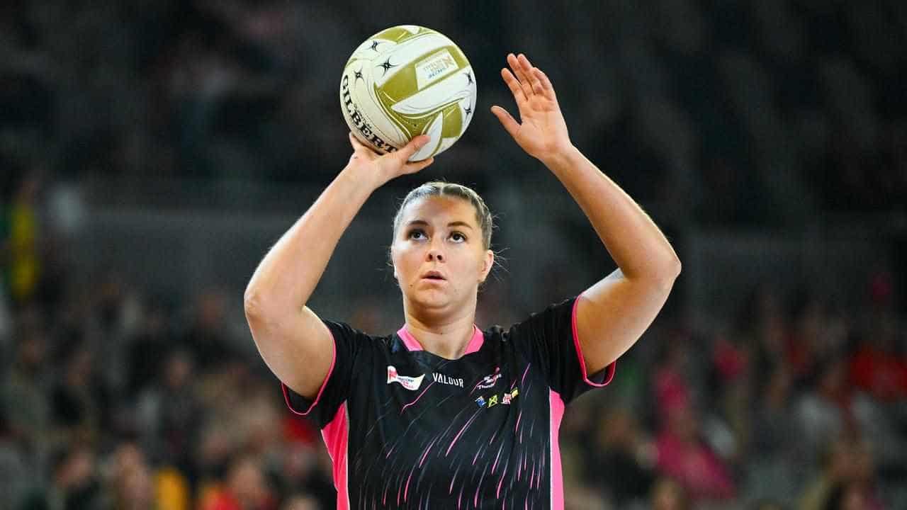 Shooter Cardwell confirmed as Mavericks netball signing