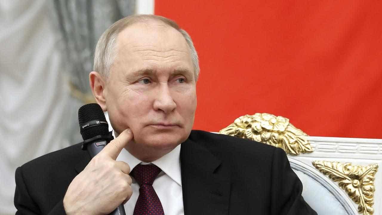 Putin says Russia is ready to talk on Ukraine