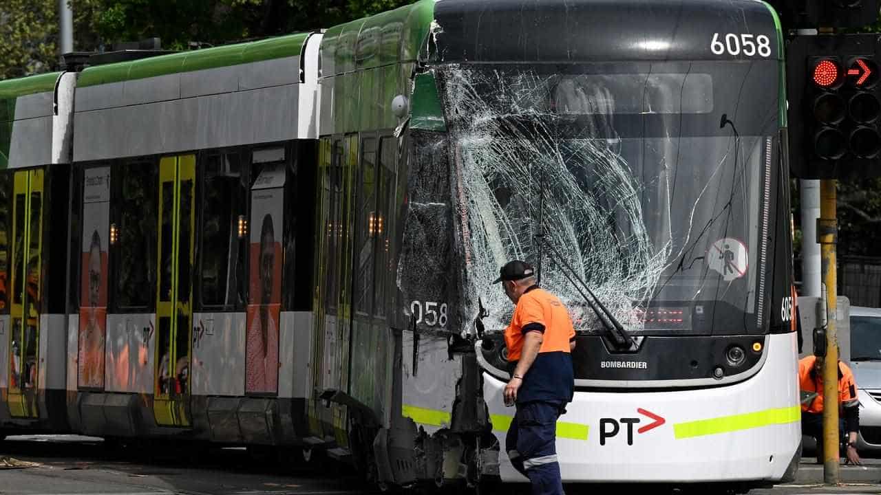 Probe tracks down signal fault in city trams collision