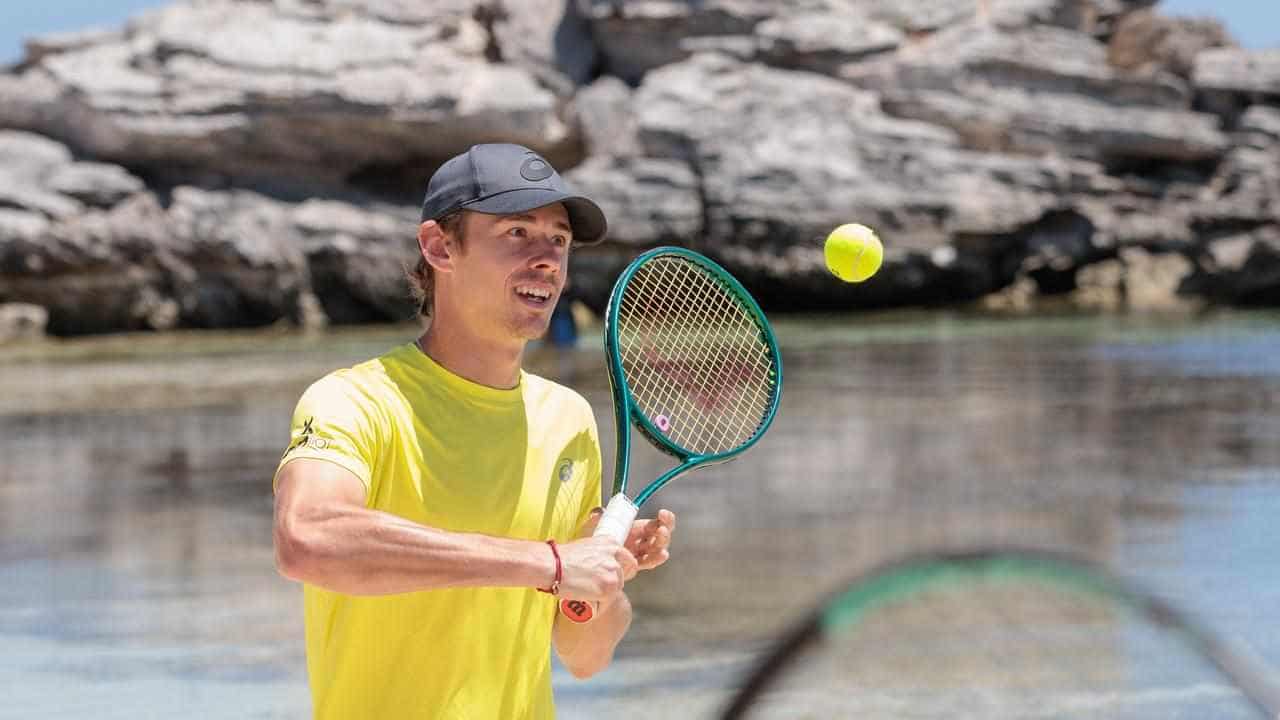 De Minaur sidesteps showdown with girlfriend Boulter