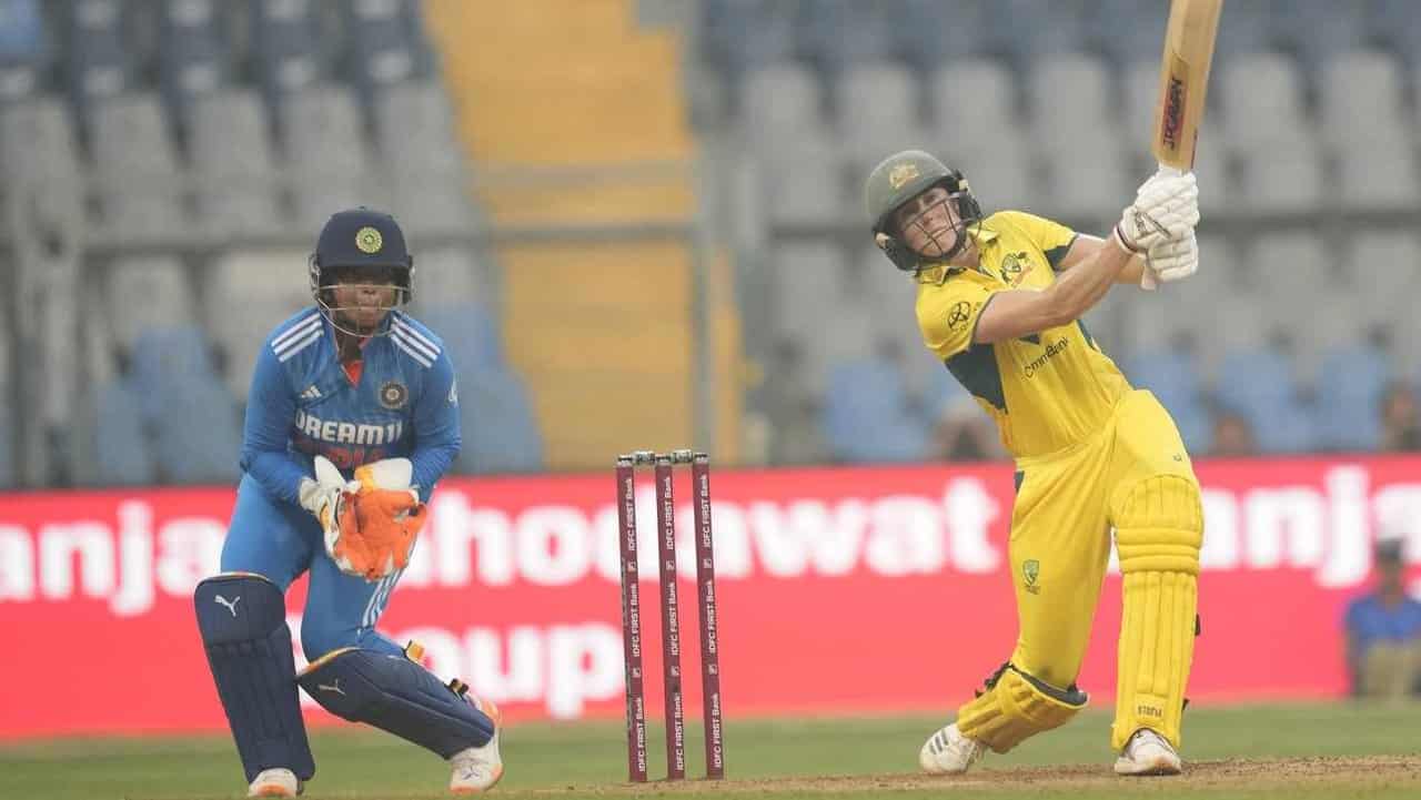 Australia cruise to five-wicket ODI win over India