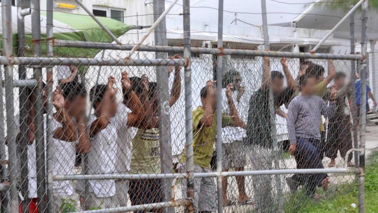 Refugee health '2-3 times worse in offshore detention'