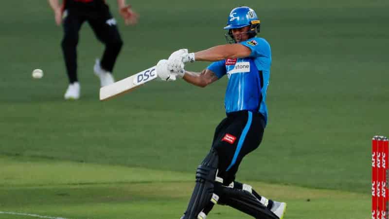 Strikers set Renegades 178, Lynn blasts 200th BBL six