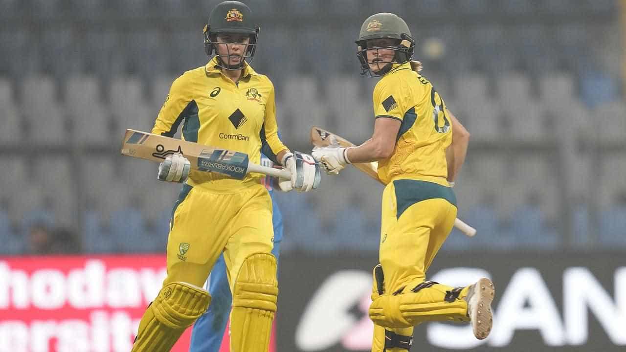 Australia beat India by three runs to seal ODI series