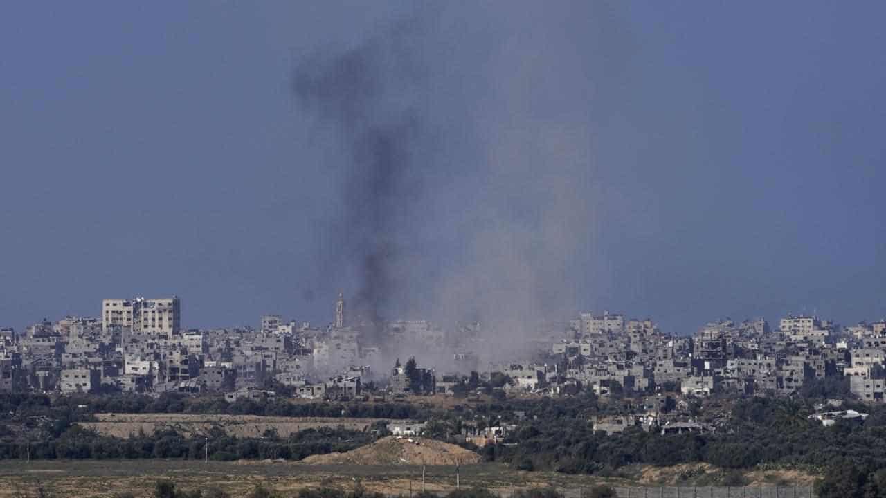 Israeli jets drub Gaza, Netanyahu indicates longer war