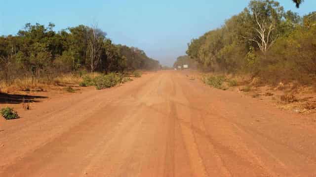 Teen's body found on remote Alice Springs road