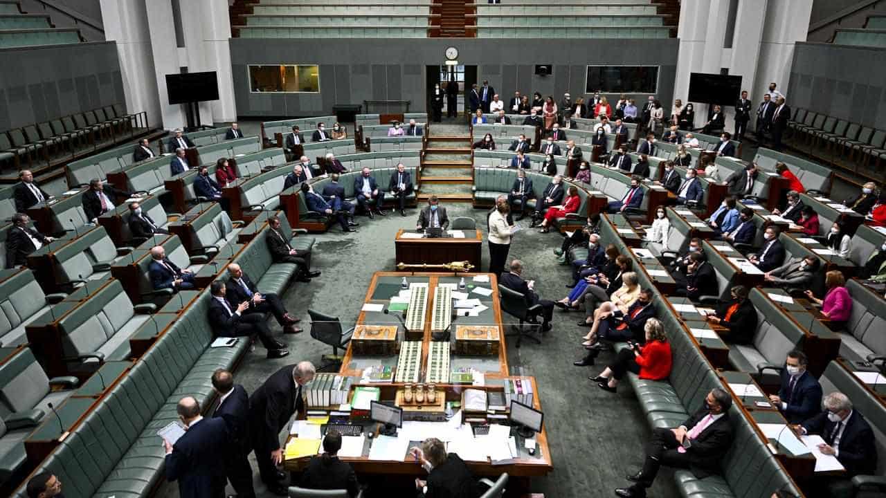 Albanese calls for MPs to stay in parliament longer