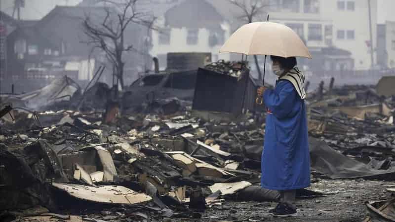 Japan quake rescuers race against time to aid survivors