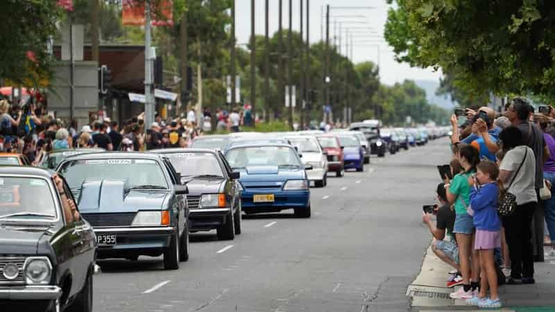 Mullets and revheads descend on capital for Summernats